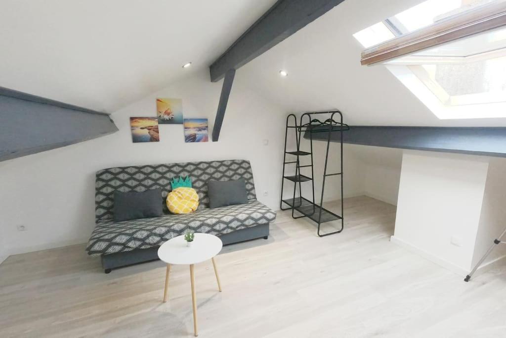 Apartament Atypique T1 Duplex - Wifi .Parking .Proche .Gare Saint-Quentin  Zewnętrze zdjęcie