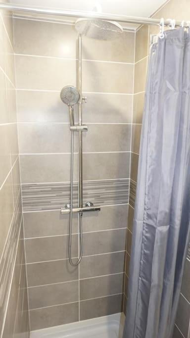 Apartament Atypique T1 Duplex - Wifi .Parking .Proche .Gare Saint-Quentin  Zewnętrze zdjęcie