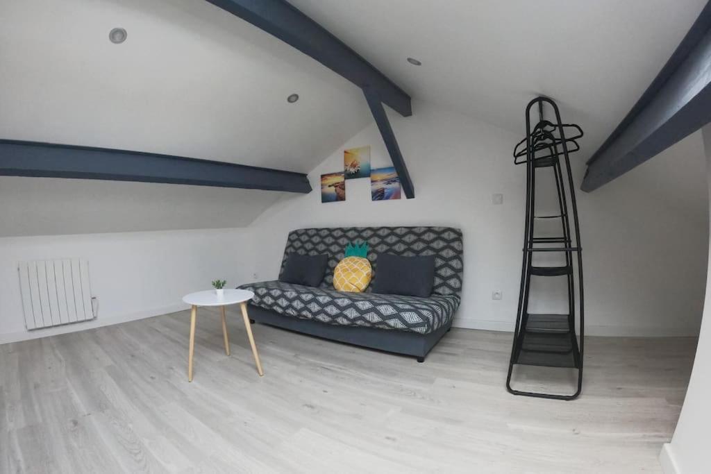 Apartament Atypique T1 Duplex - Wifi .Parking .Proche .Gare Saint-Quentin  Zewnętrze zdjęcie